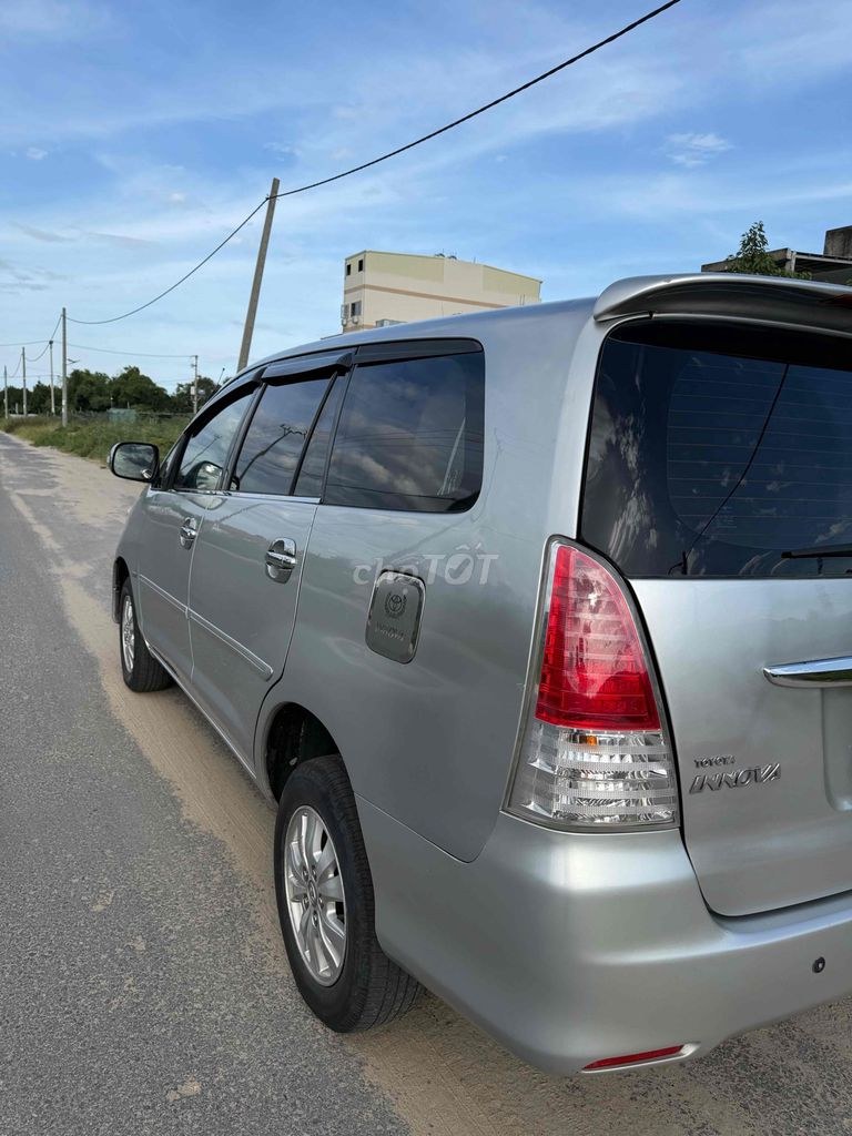Toyota Innova 2008 - ảnh 3