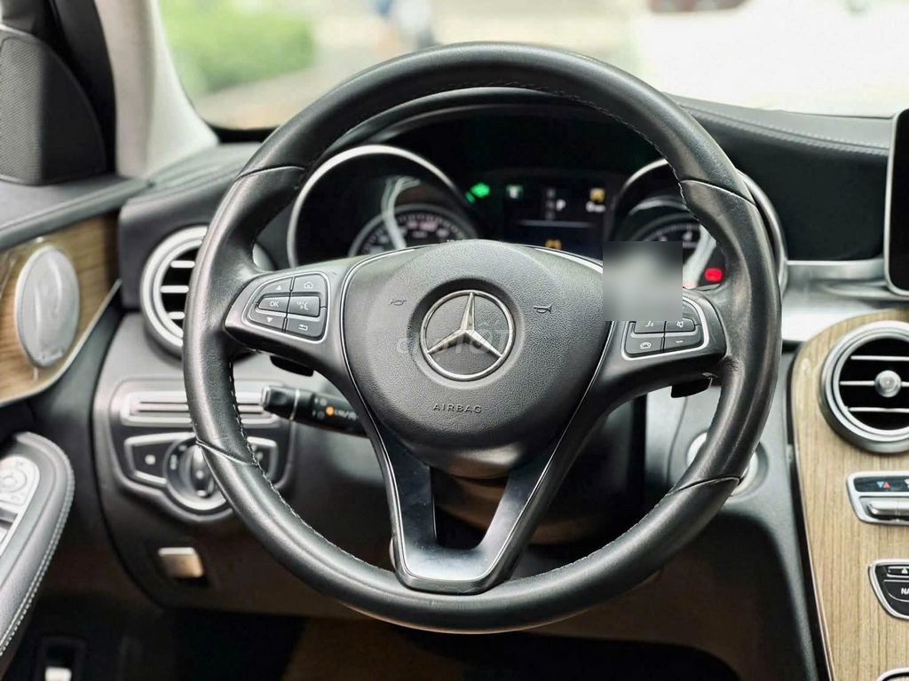 Mercedes Benz E Class 2023 - ảnh 1