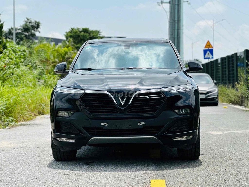 VinFast Lux SA2.0 2021 - ảnh 1
