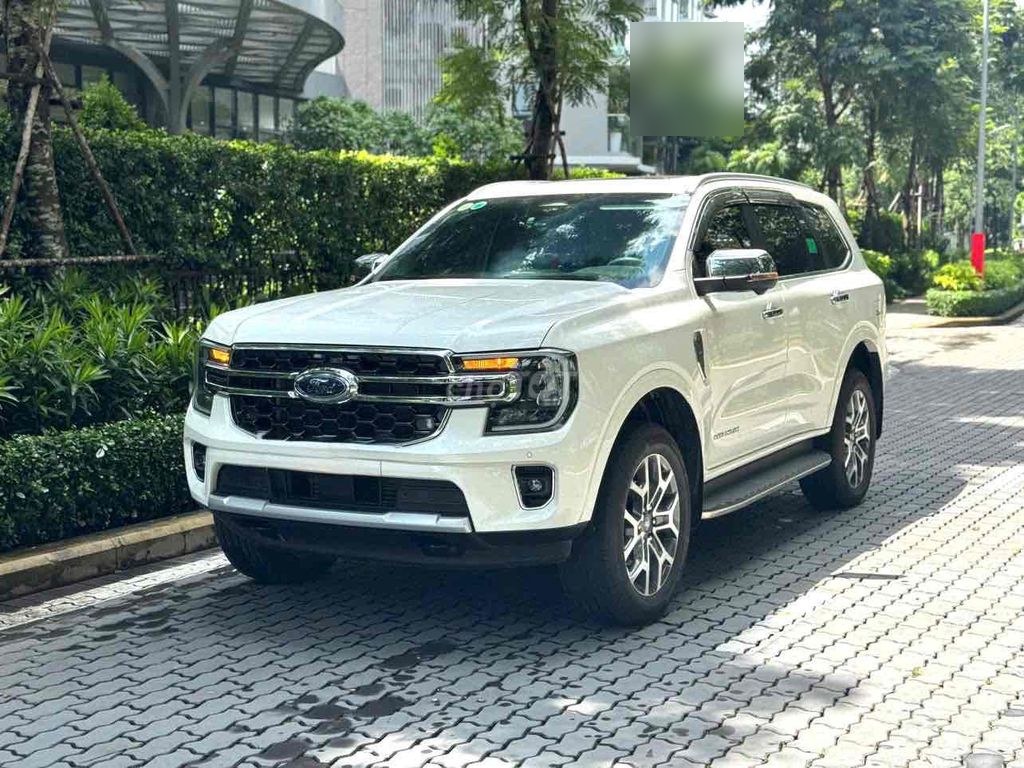 Ford Everest 2024 - ảnh 1
