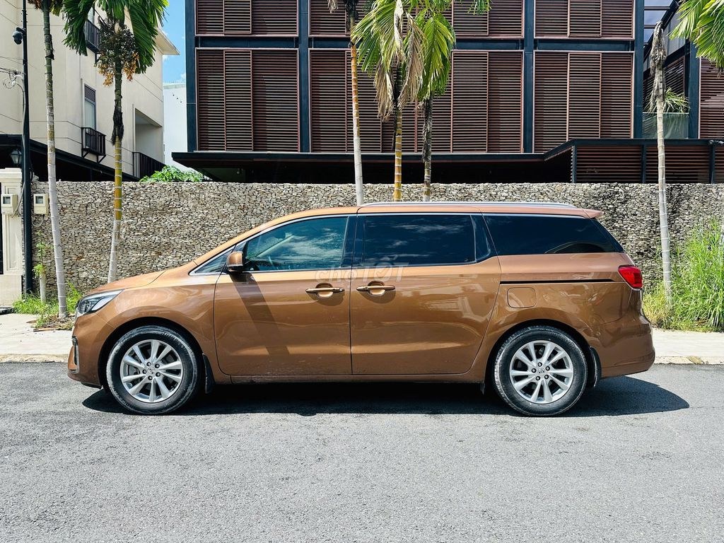 Kia Sedona 2021 - ảnh 1