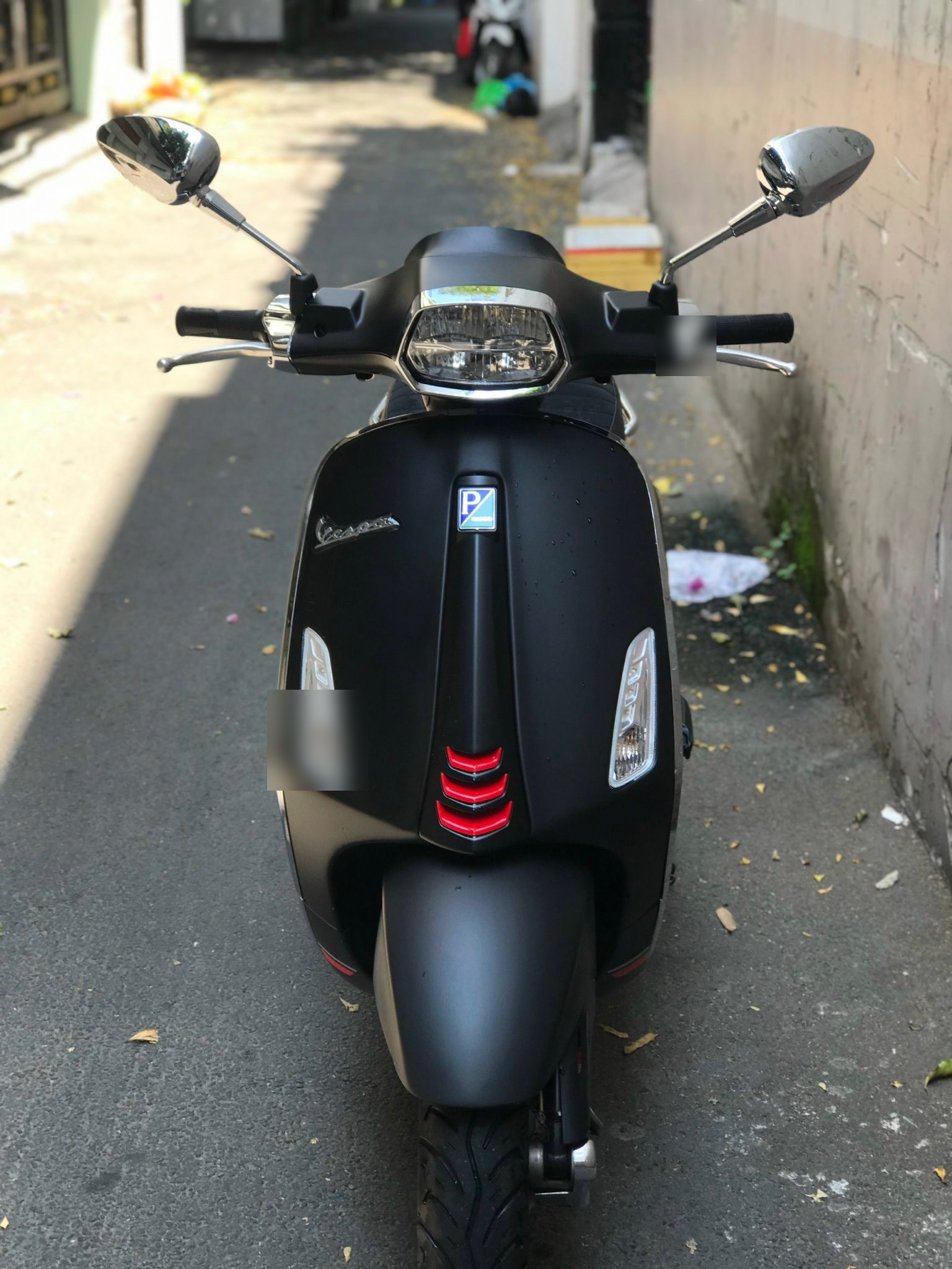 Vespa 2022 - ảnh 1