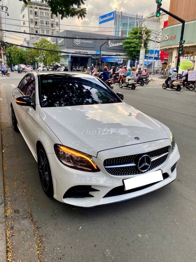 Mercedes Benz C Class 2021 - ảnh 1
