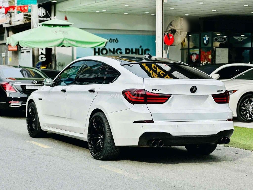 BMW 5 Series 2017 - ảnh 2