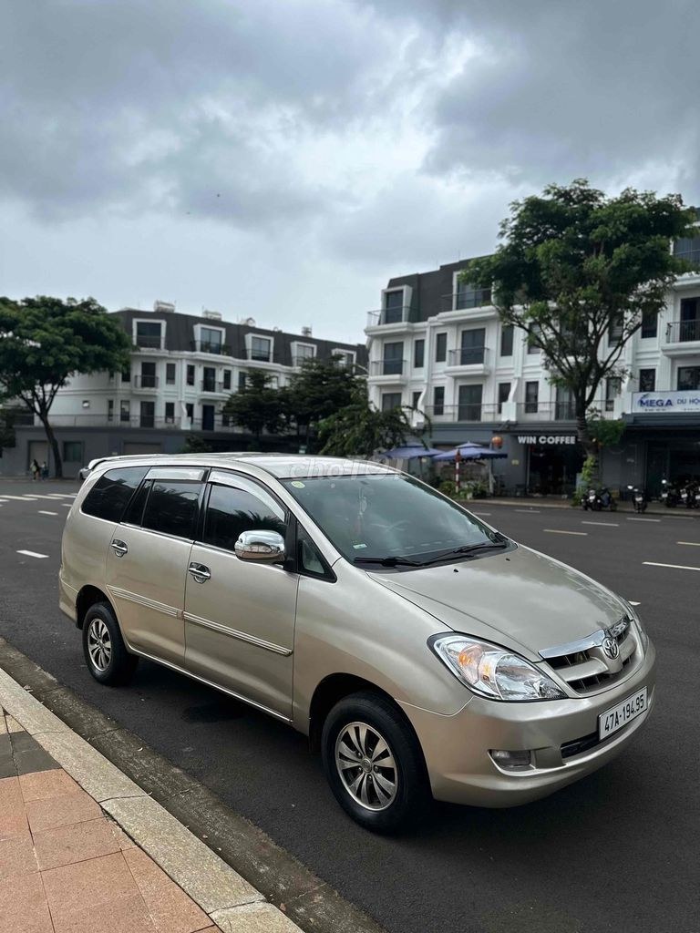Toyota Innova 2008 - ảnh 3