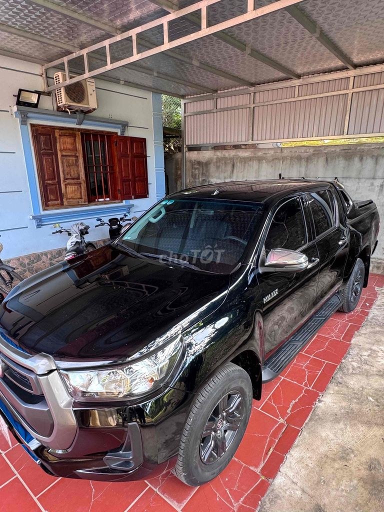 Toyota Hilux 2021 - ảnh 1