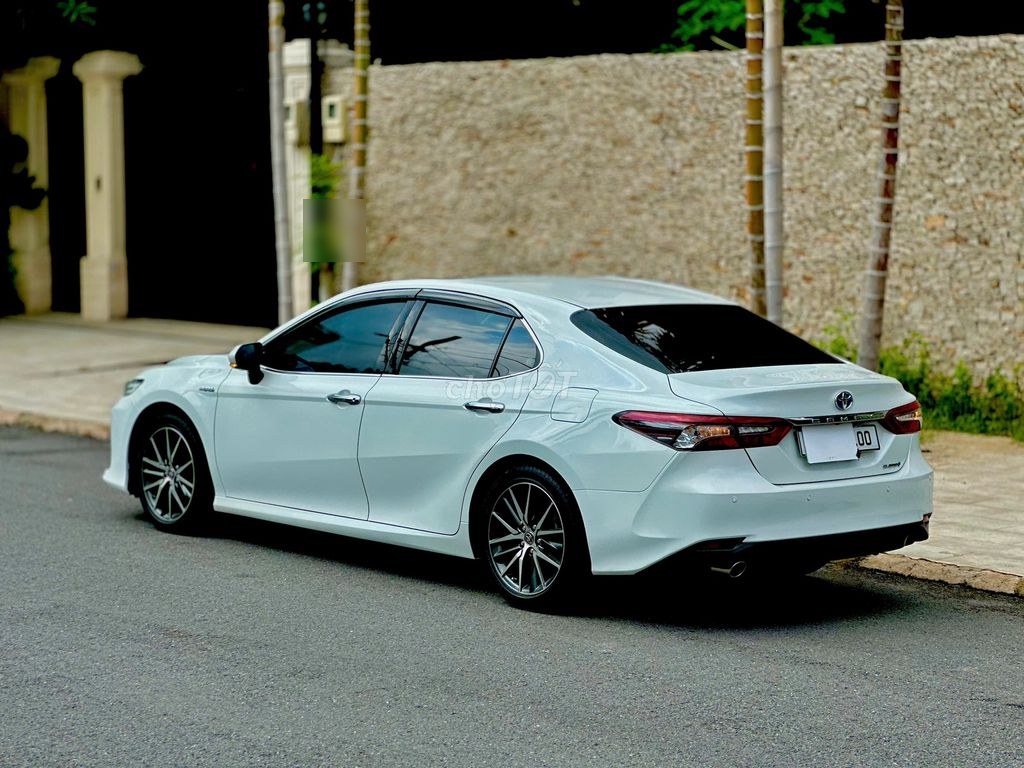 Toyota Camry 2022 - ảnh 1