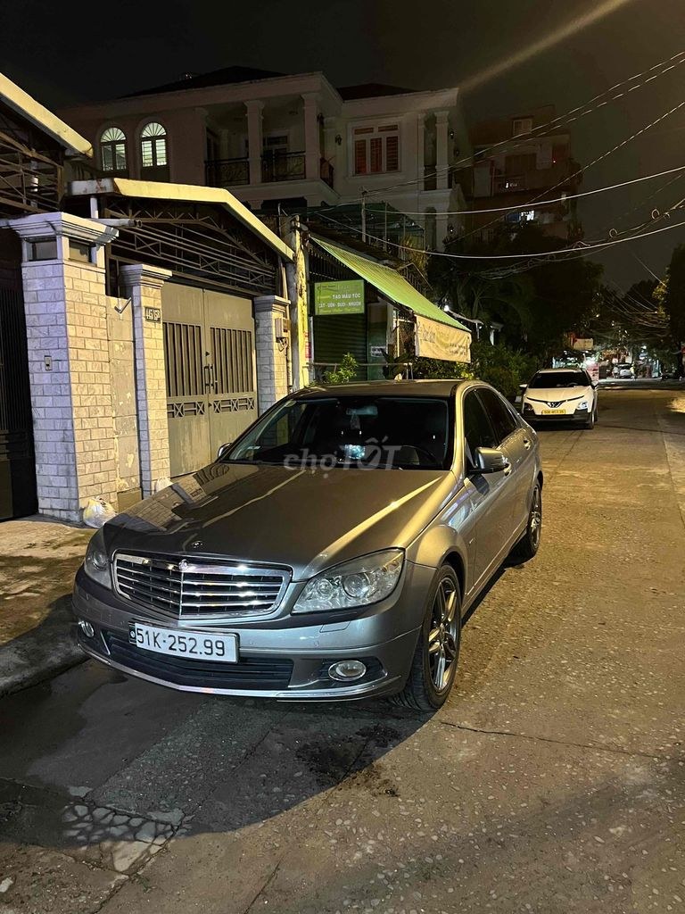 Mercedes Benz C Class 2010 - ảnh 3