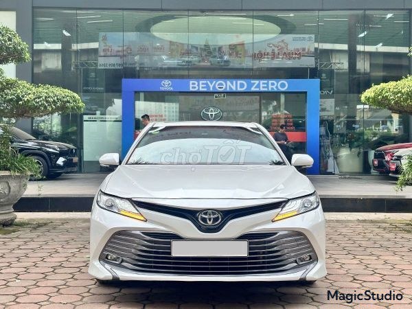 Toyota Camry 2021 - ảnh 1