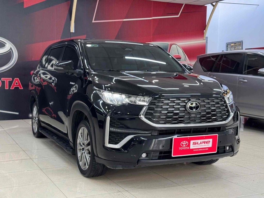 Toyota Innova Cross 2025 - ảnh 1