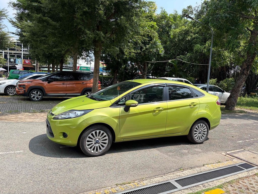 Ford Fiesta 2012 - ảnh 1
