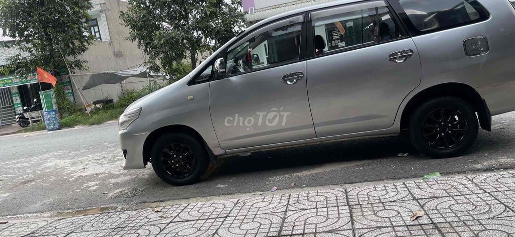 Toyota Innova 2008 - ảnh 3