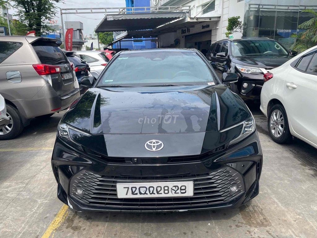 Toyota Camry 2025 - ảnh 1