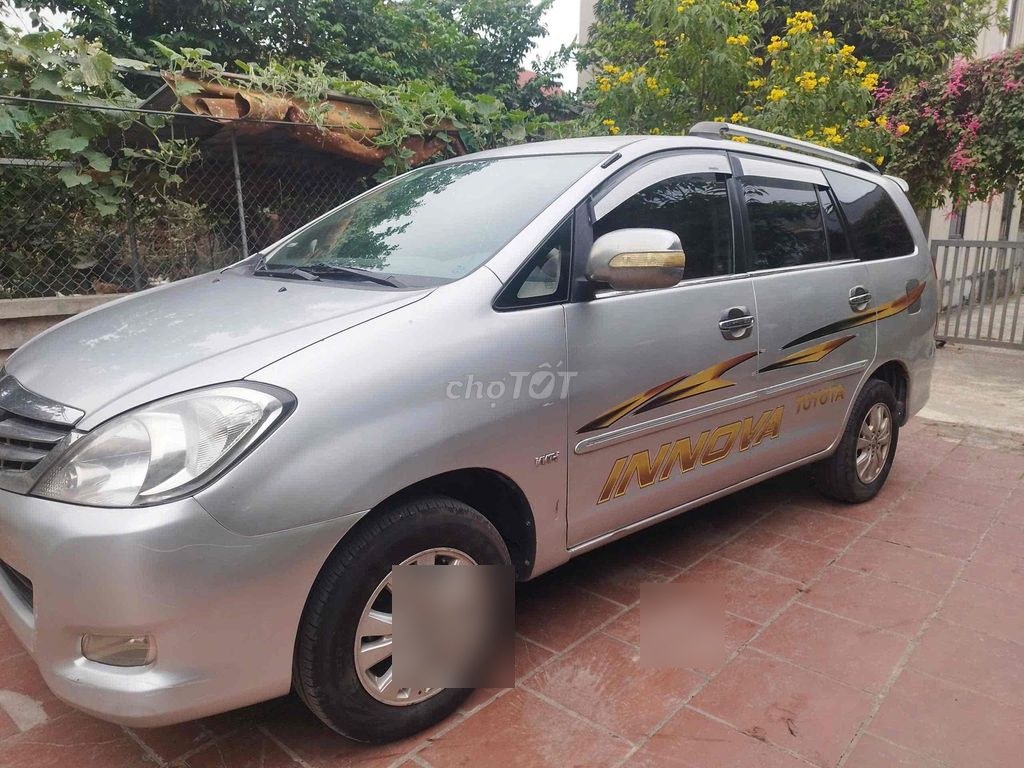 Toyota Innova 2010 - ảnh 1