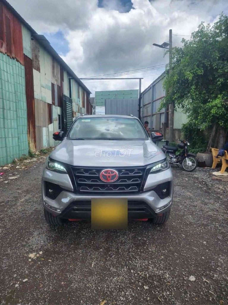 Toyota Fortuner 2021 - ảnh 1