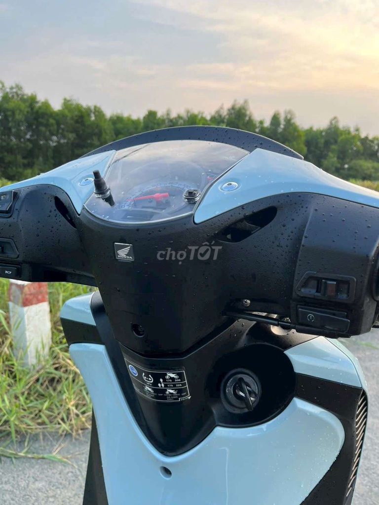 Honda 2011 - ảnh 1