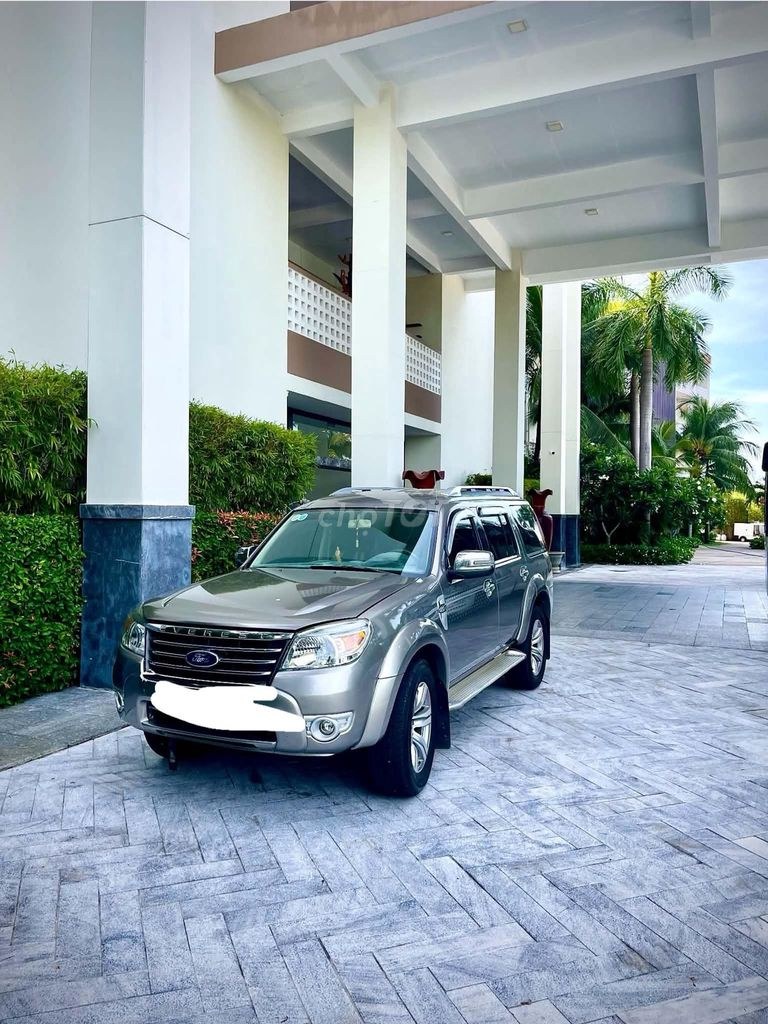 Ford Everest 2011 - ảnh 1