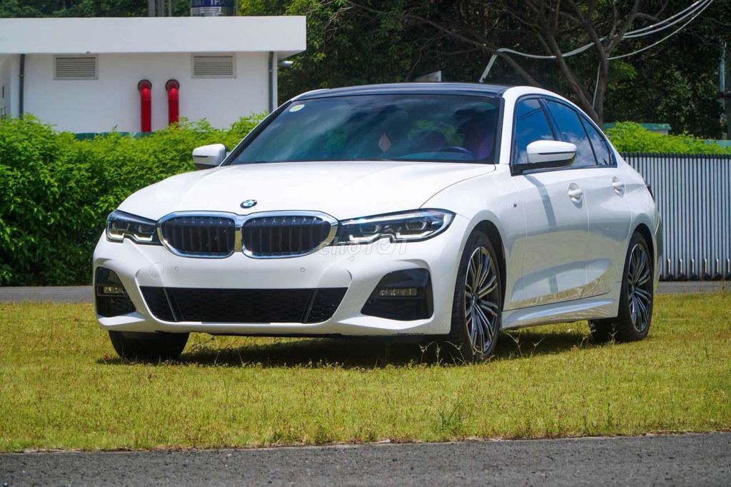 BMW 3 Series 2022 - ảnh 3