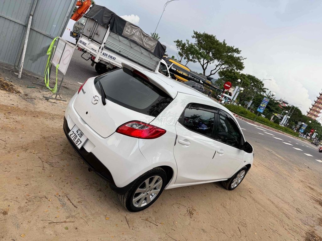 Mazda 2 2012 - ảnh 2