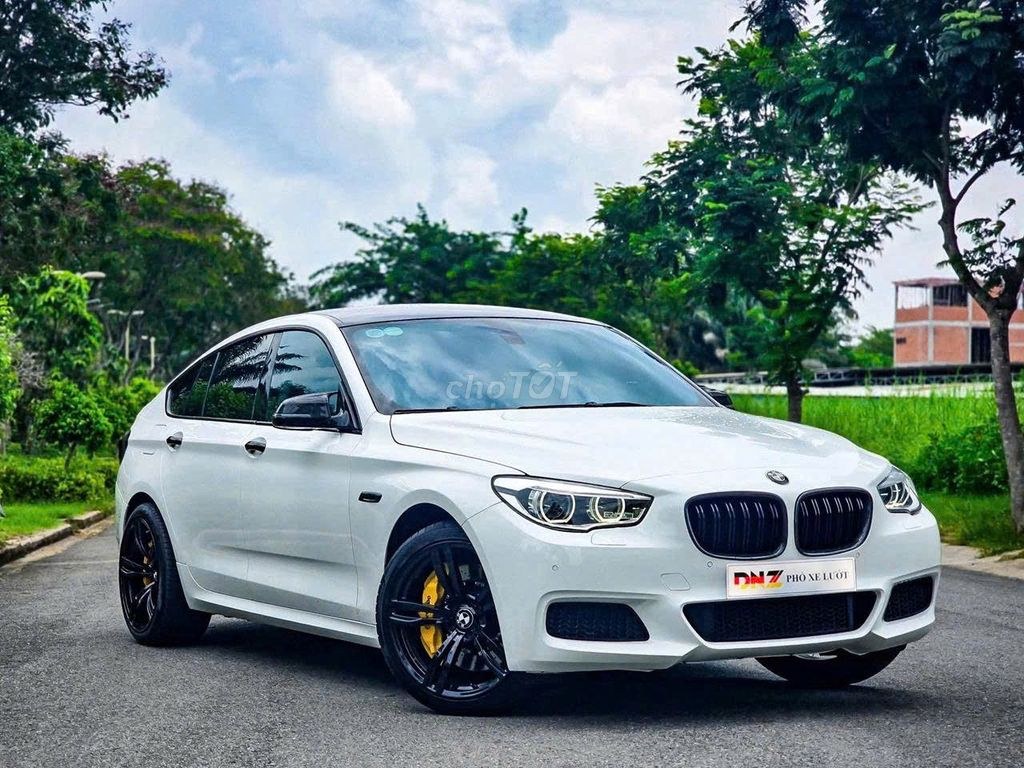 BMW 5 Series 2018 - ảnh 1