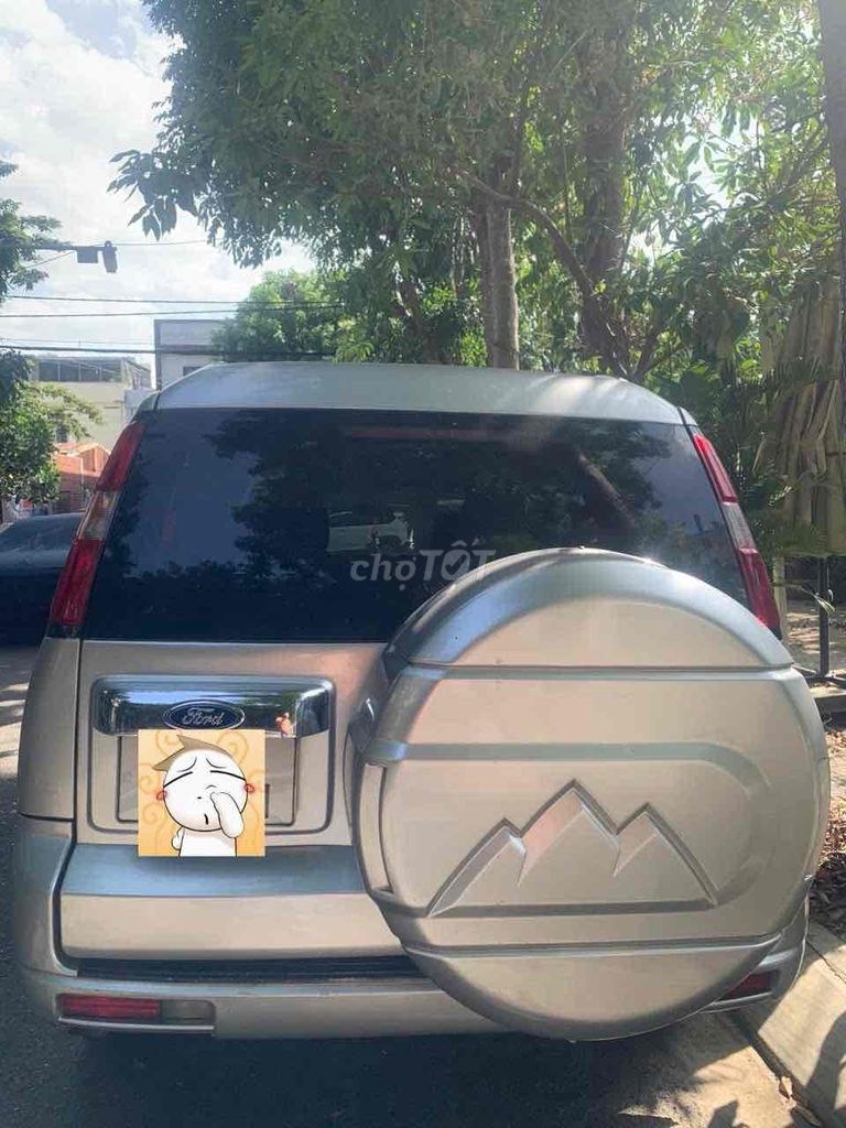 Ford Everest 2011 - ảnh 2