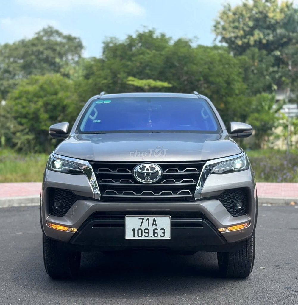 Toyota Fortuner 2021 - ảnh 1