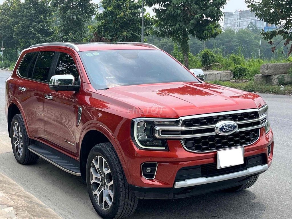 Ford Everest 2022 - ảnh 1