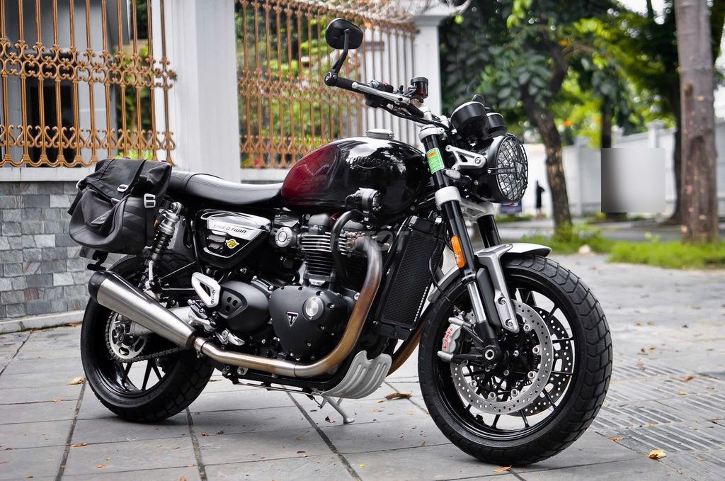 Triumph 2025 - ảnh 1