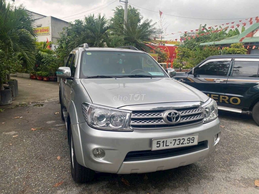 Toyota Fortuner 2009 - ảnh 1