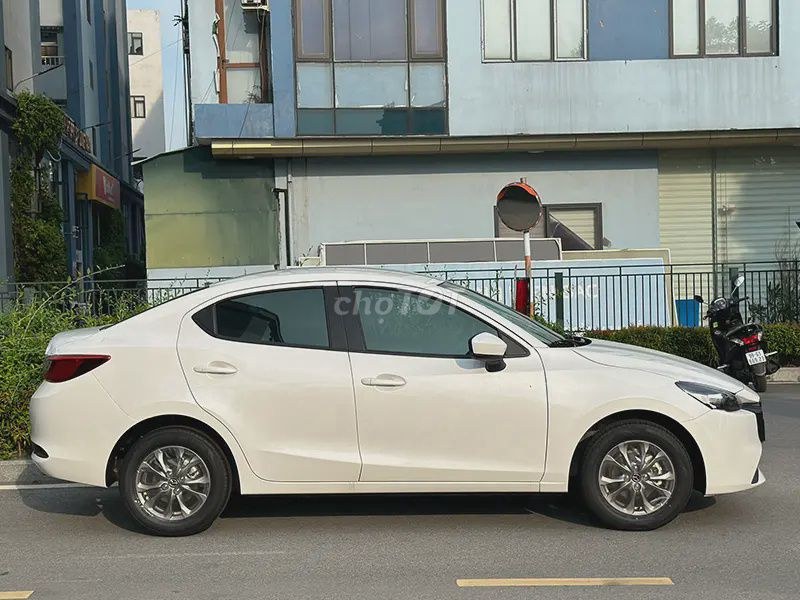 Mazda 2 2025 - ảnh 1
