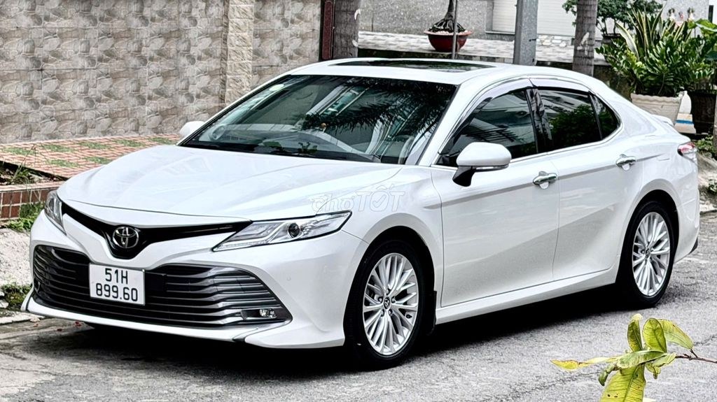 Toyota Camry 2021 - ảnh 3