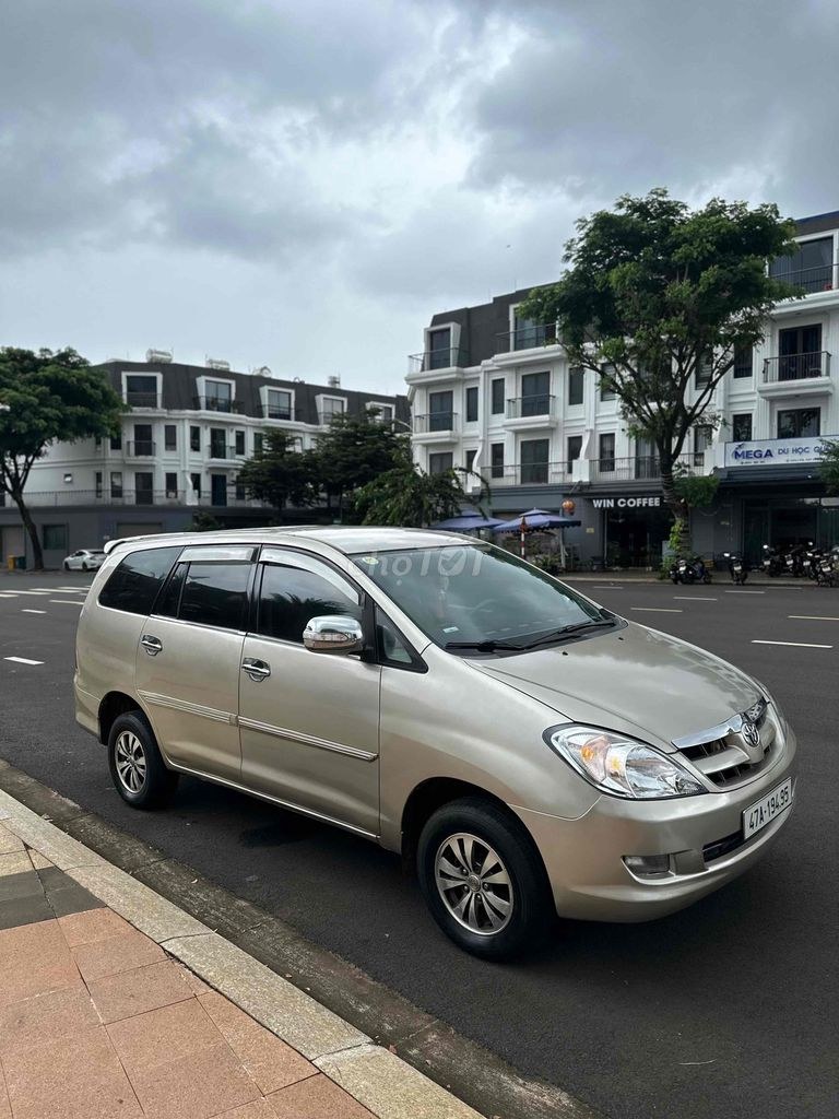 Toyota Innova 2008 - ảnh 2