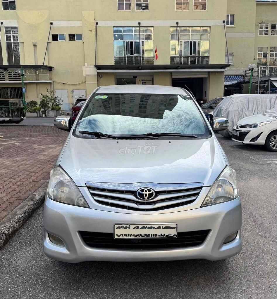 Toyota Innova 2011 - ảnh 1