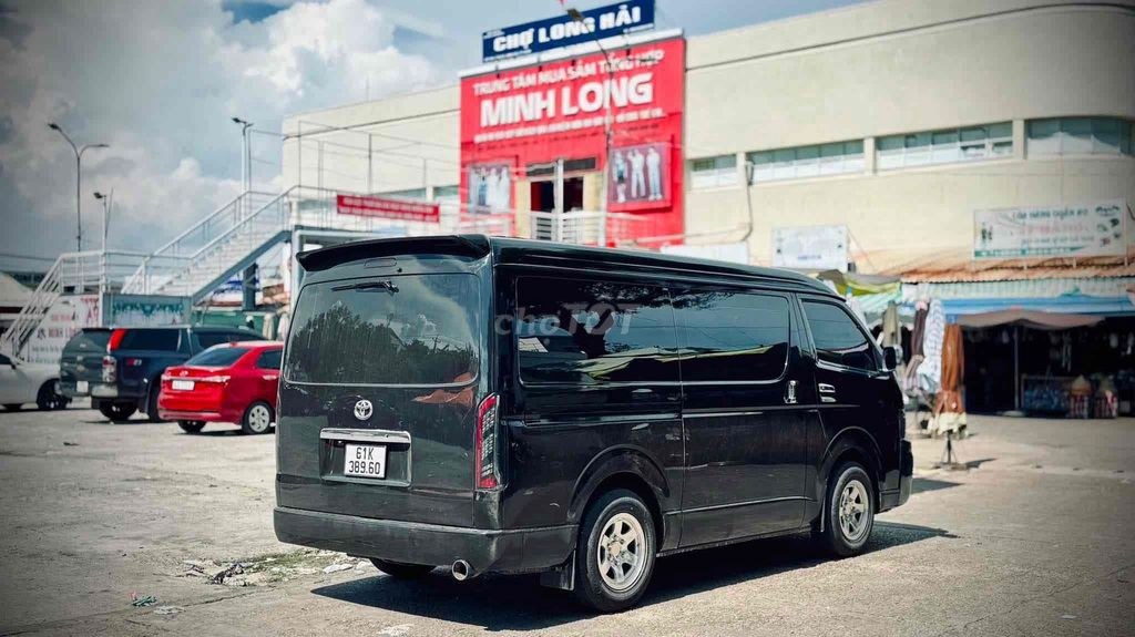 Toyota Hiace 2009 - ảnh 2