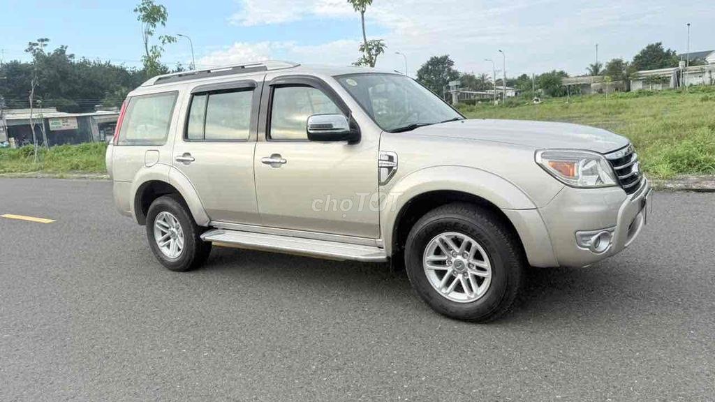 Ford Everest 2009 - ảnh 1