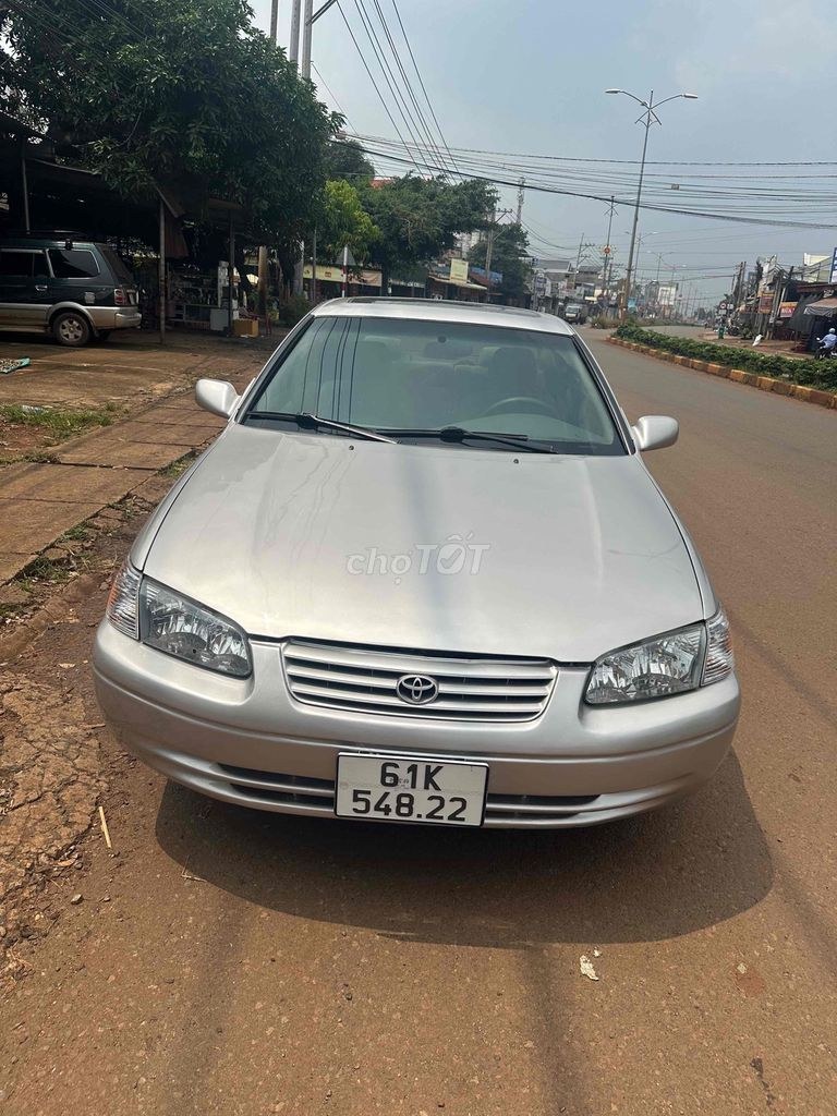 Toyota Camry 2001 - ảnh 1