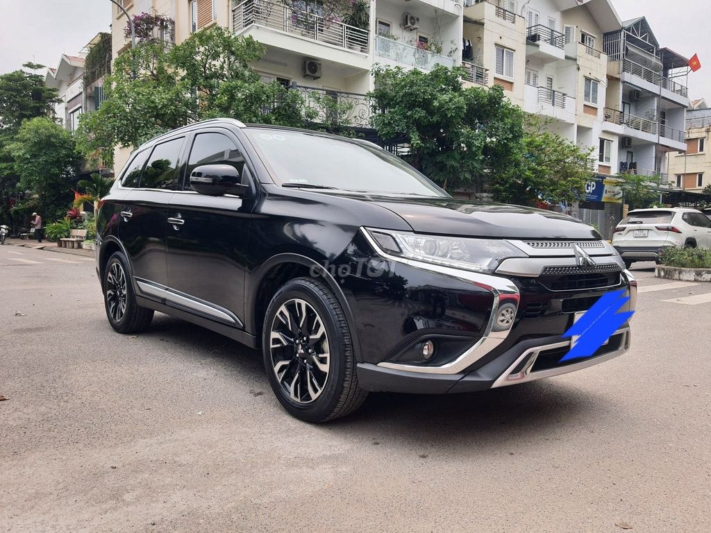 Mitsubishi Outlander 2022 - ảnh 1