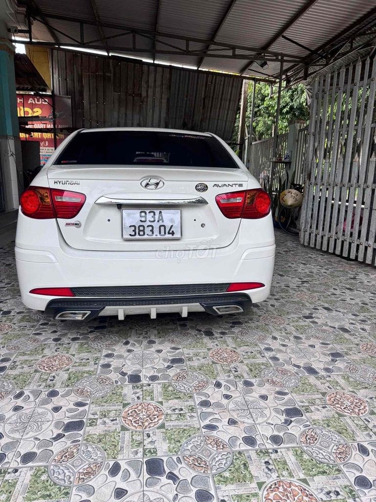 Hyundai Avante 2012 - ảnh 1