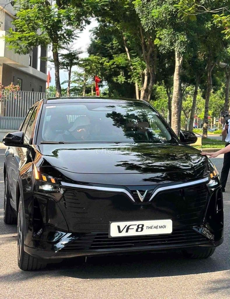 VinFast VF8 2026 - ảnh 1
