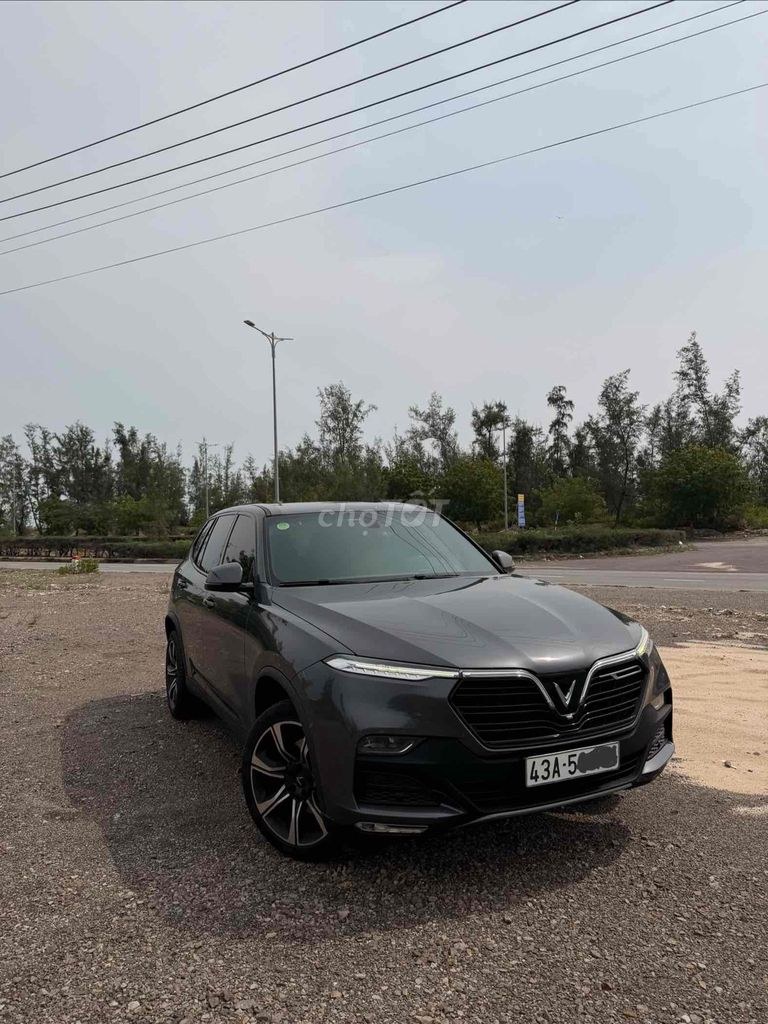 VinFast Lux SA2.0 2019 - ảnh 1