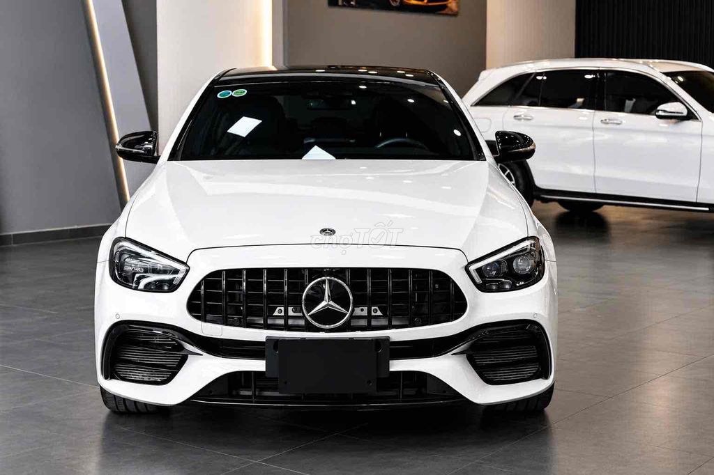 Mercedes Benz E Class 2020 - ảnh 1