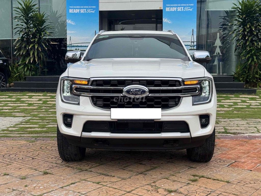 Ford Everest 2025 - ảnh 1