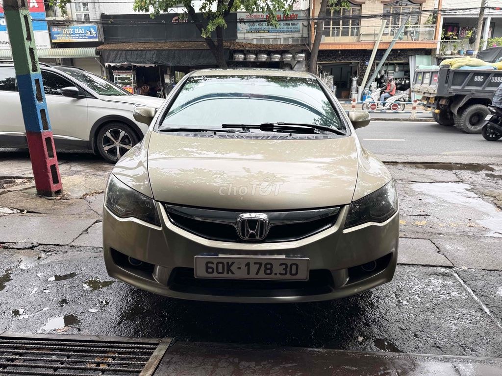 Honda Civic 2010 - ảnh 2
