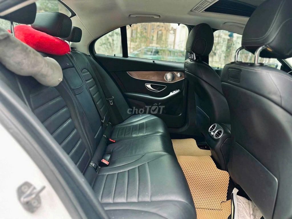 Mercedes Benz E Class 2023 - ảnh 1