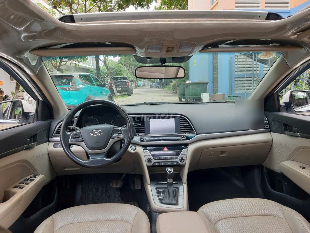 Hyundai Elantra 2018 - ảnh 1