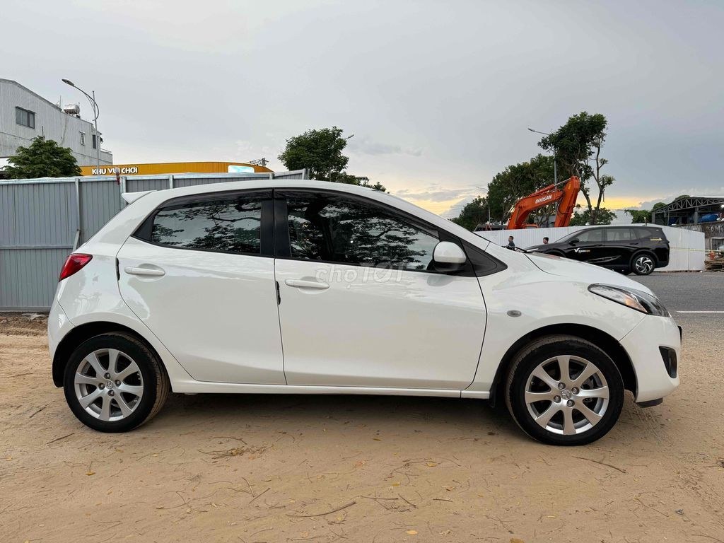 Mazda 2 2012 - ảnh 3