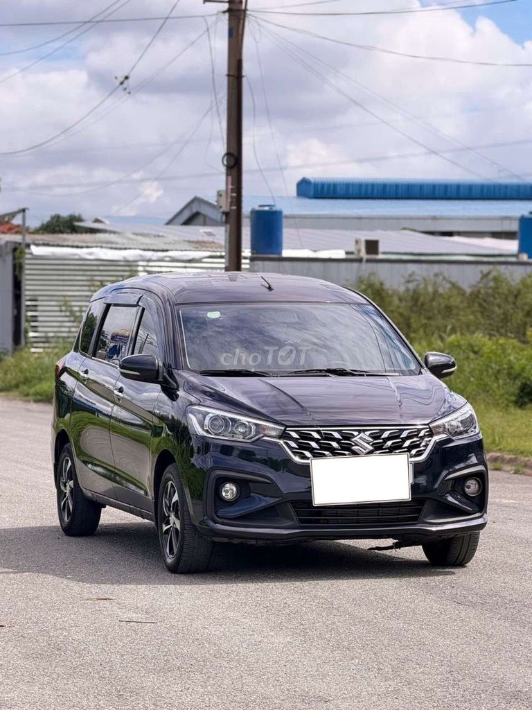 Suzuki Ertiga 2022 - ảnh 1
