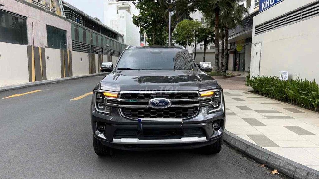 Ford Everest 2023 - ảnh 1