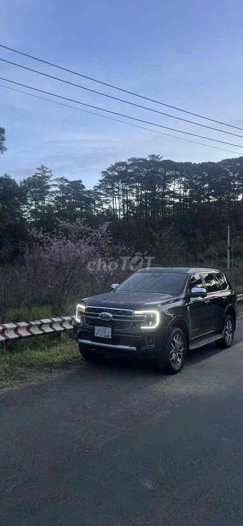 Ford Everest 2022 - ảnh 1