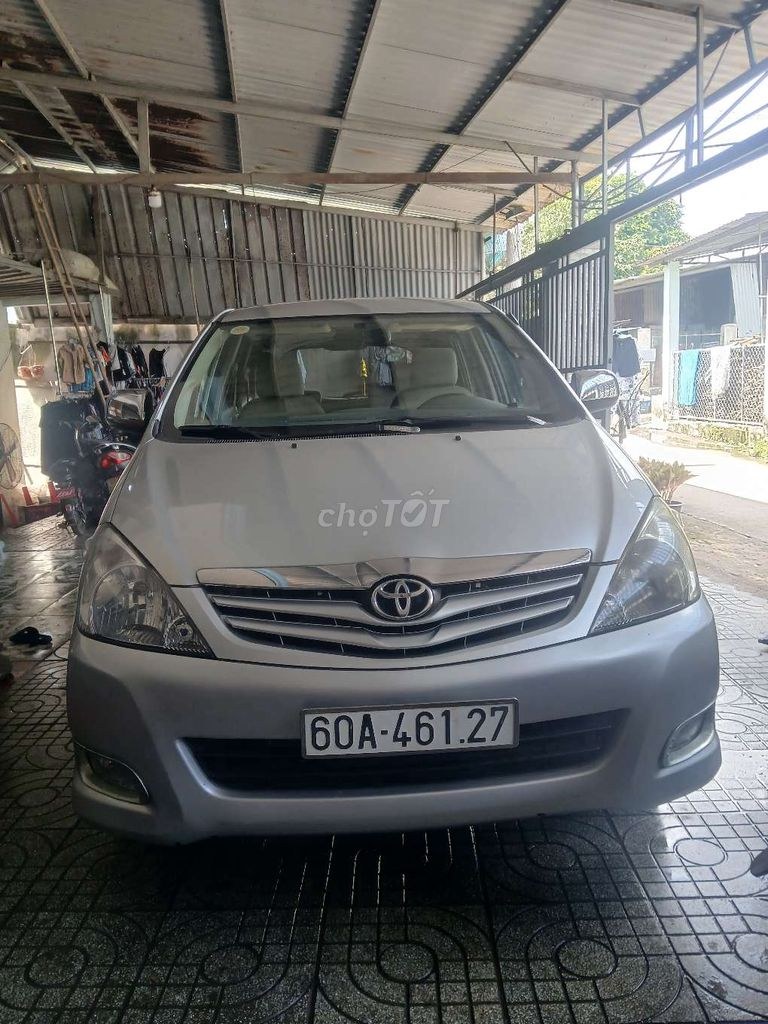 Toyota Innova 2010 - ảnh 1